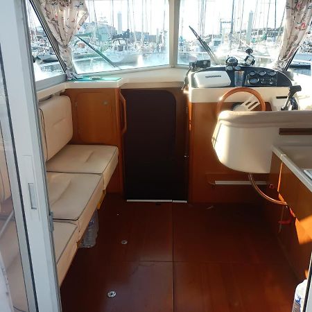 Nuit Insolite A Bord Du Bateau Exocet III 볼로뉴쉬르메르 외부 사진