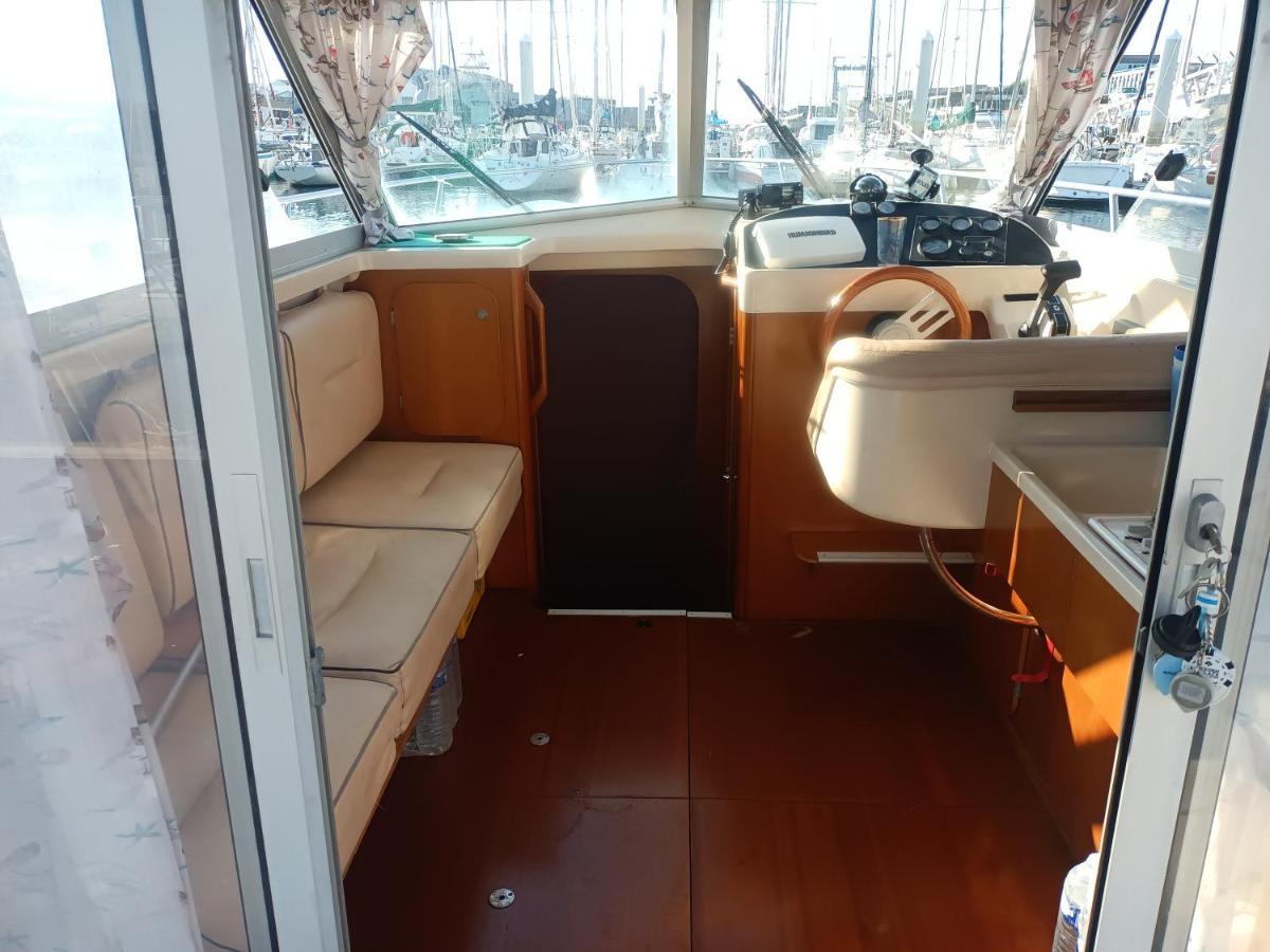 Nuit Insolite A Bord Du Bateau Exocet III 볼로뉴쉬르메르 외부 사진